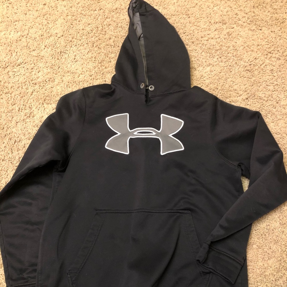 Men’s Small UA hoodie